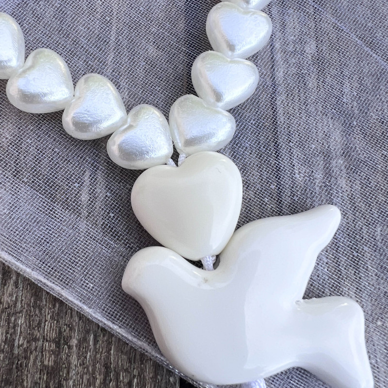 COLLIER DE CEREMONIE ENFANT - COEURS ECRU NACRÉ