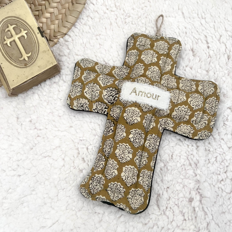 Croix ex-voto tissu réversible – décoration murale artisanale - UN2CROIX