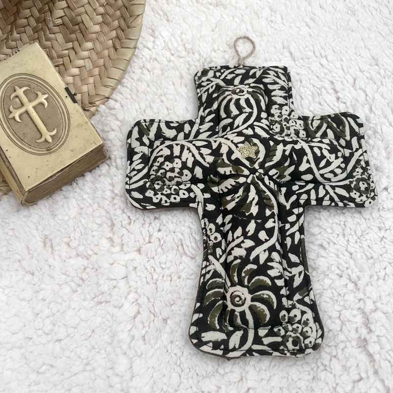 Croix ex-voto tissu réversible – décoration murale artisanale - UN2CROIX