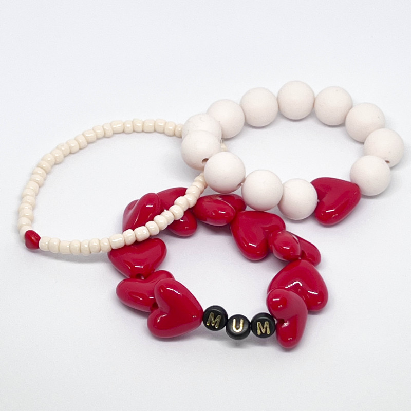 Bracelet - COEURS ROUGES - "MUM" - (message personnalisable)
