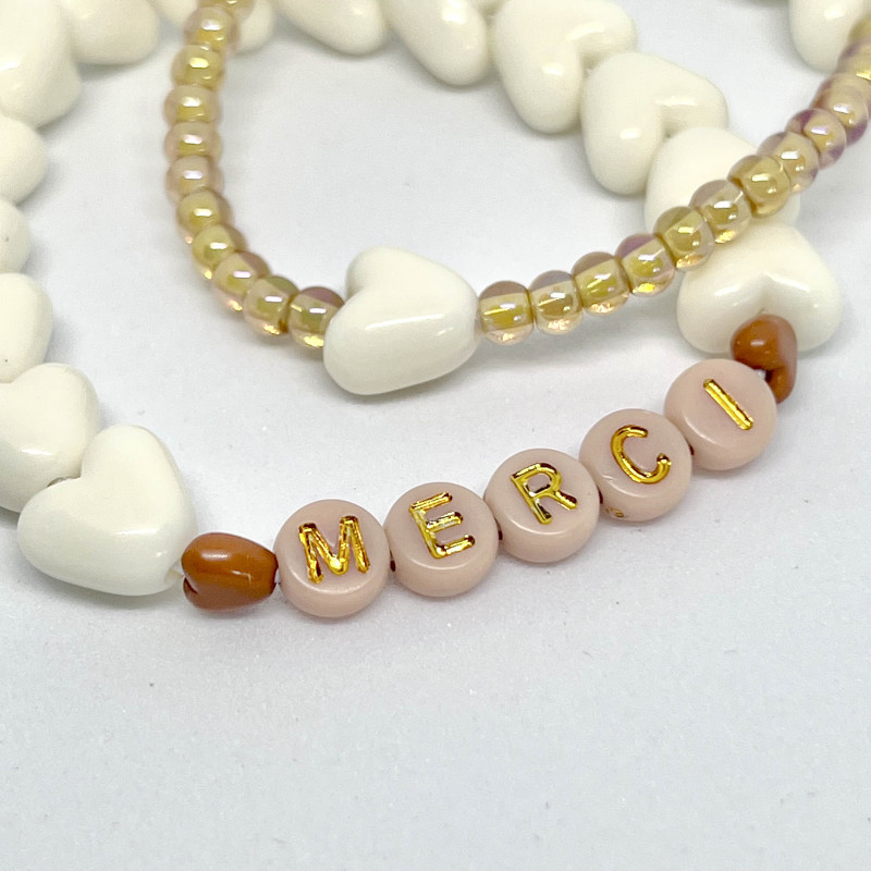 Bracelet - COEURS ecrus & MINI COEURS marrons - "MERCI" - (message personnalisable)