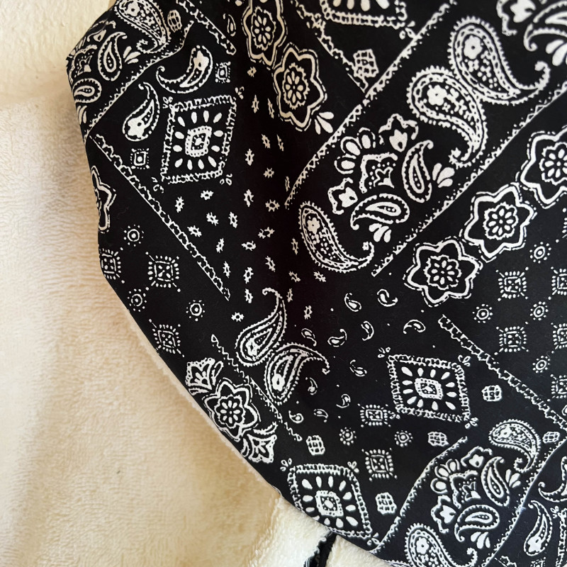 PONCHO DE BAIN – BANDANA NOIR – Doux, pratique et fabriqué en France