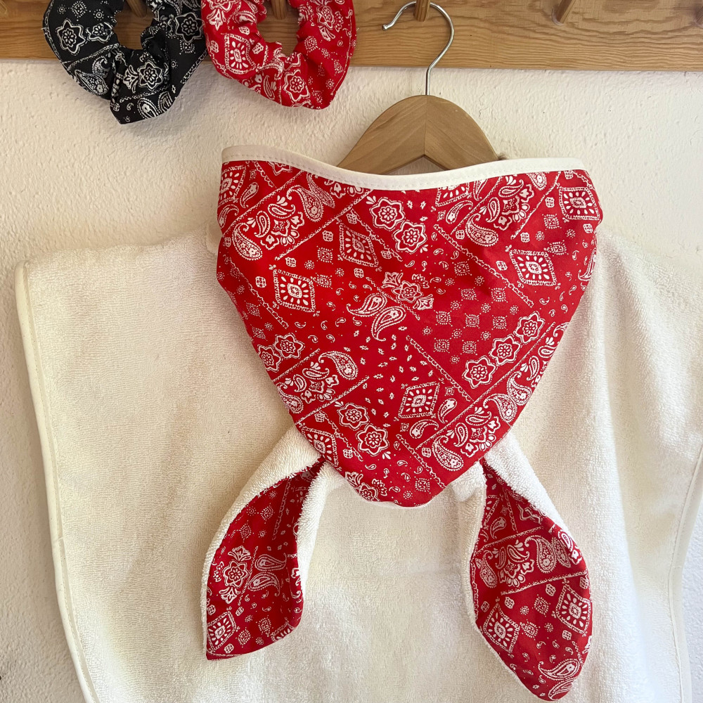 PONCHO DE BAIN – BANDANA ROUGE – Doux, pratique et fabriqué en France