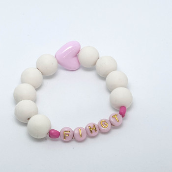 Bracelet "octobre rose" - perles ecrue & maxi coeur rose - "FIGHT"