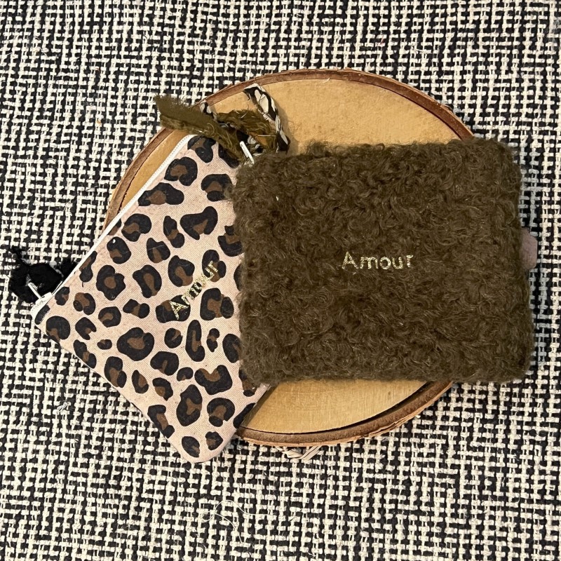 PORTE MONNAIE ou MINI POCHETTE - moumoute kaki  - "Amour" – idée cadeau chic et personnalisable | un2croix